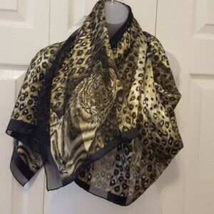 Beautiful big cats print scarf/wrap